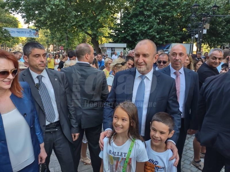 Президентът Румен Радев в Созопол: Всички очакват да има правителство