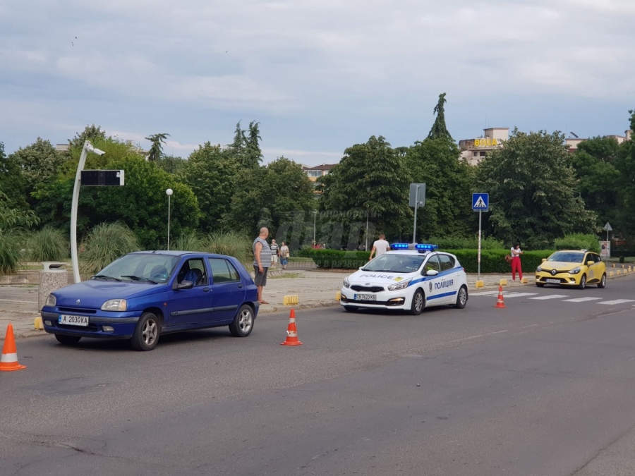 Блъснаха две момиченца на пешеходна пътека в Бургас