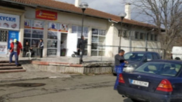 В Димчево продължават с протестите за водата, затварят път в Маринка