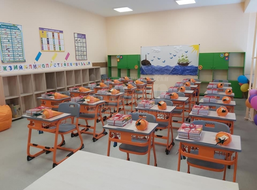 Над 2000 бургаски първолаци влизат в 90 обновени класни стаи