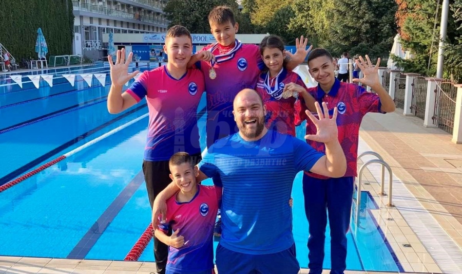 Плувците на КВС „Бургас“ обраха медалите от международен турнир