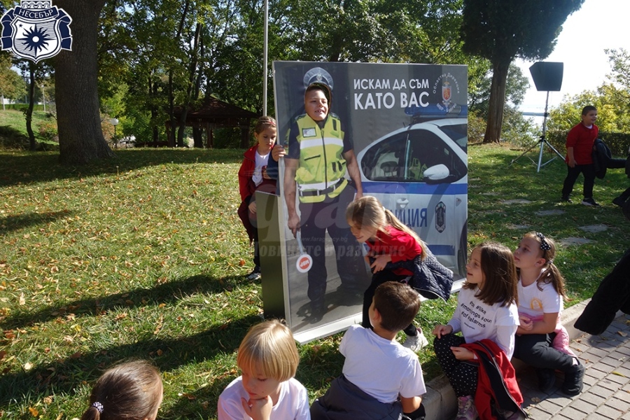 Децата от начален курс на СУ „Л. Каравелов“ -Несебър се учиха на безопасност на движението