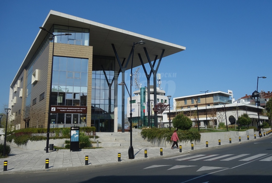  Кметът на Несебър предлага намаляване на таксите при ползване на общинска собственост