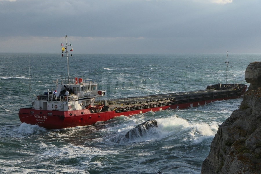 Засега България остава без спасителен кораб