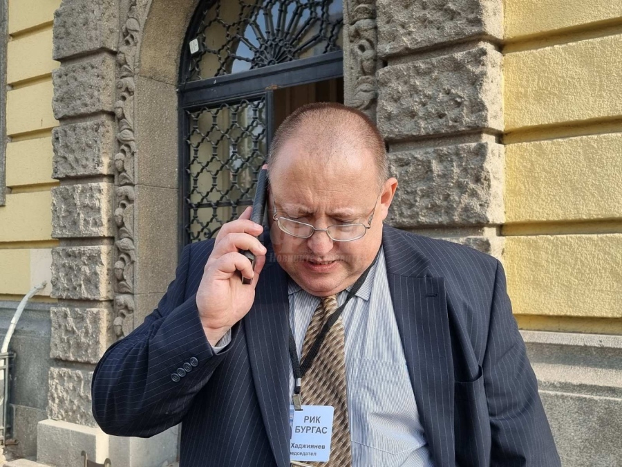 Михаил Хаджиянев, зам.-председател на РИК-Бургас: Броенето на контролните разписки ще отнема около 30 минути