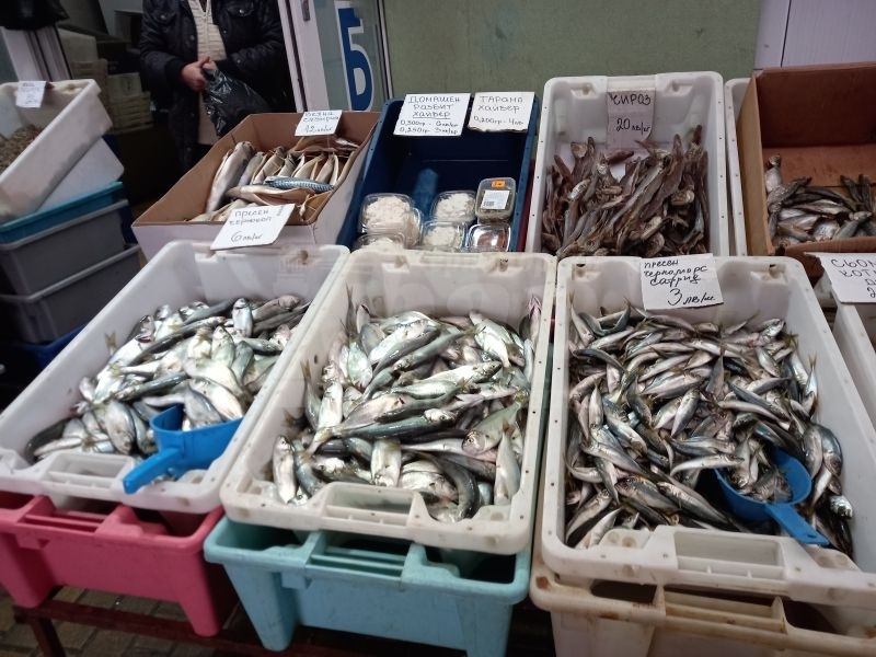 На прага на Никулден в Бургас цените на рибата тръгнаха нагоре