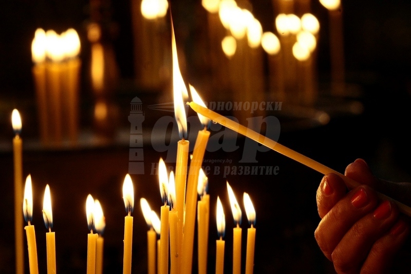 Църквата почита паметта на св. Сава Освещени