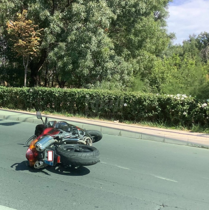 Мотоциклетист блъсна жена, оказа се неправоспособен