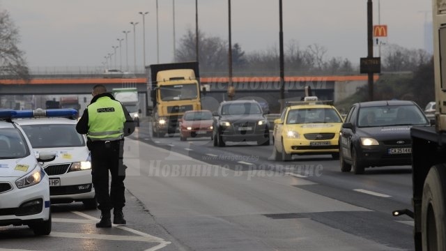 Полицията със засилени проверки по пътищата в празничните дни