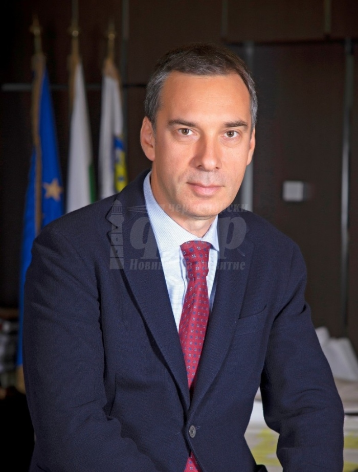 Кметът Димитър Николов: Нека 2022 донесе обич и благополучие във всеки бургаски дом