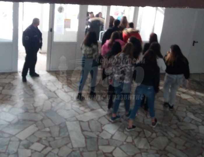 130 паралелки са карантинирани за община Бургас