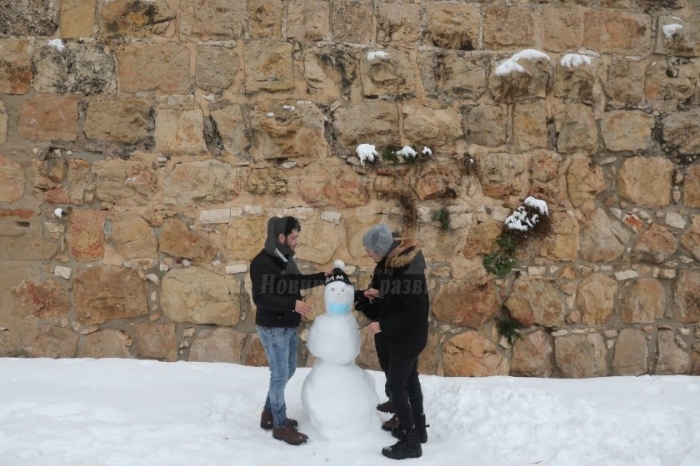 Рядко явление: Сняг в Ерусалим (СНИМКИ)
