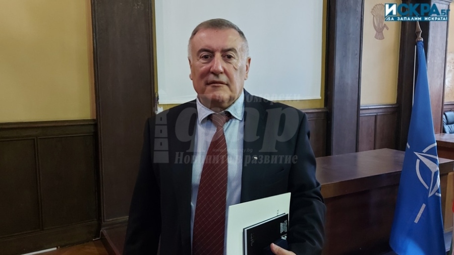 Стойко Танков, областен управител: Да се отворят държавните бази за бежанците