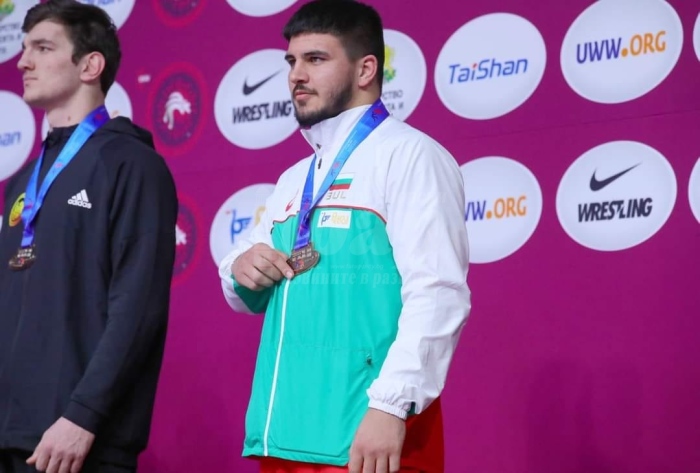 Илия Христов с бронз за Бургас и България на Европейско първенство по борба