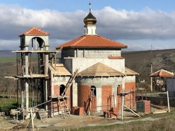 Миряни се обединиха за довършването на църквата в айтоското село Дрянковец