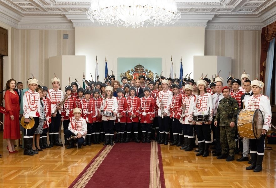Бургаски и айтоски гвардейци посрещнаха 6 май в Президенството 
