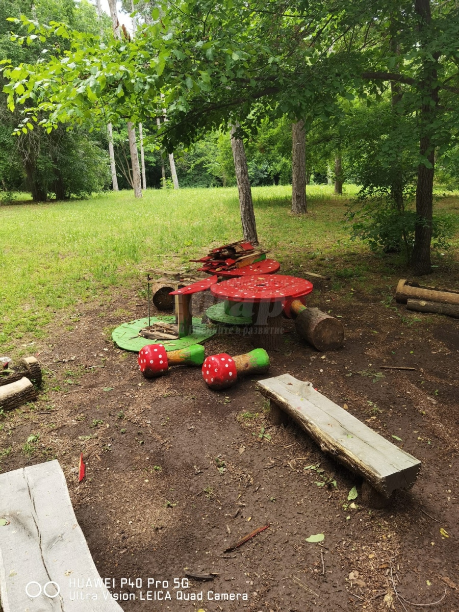 Районен кмет бесен на вандали