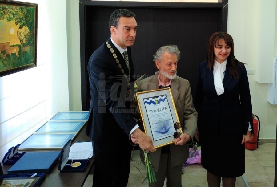 Режисьорът и почетен гражданин на Бургас Симеон Димитров чества две „златни” годишнини 