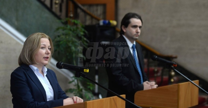  Надежда Йорданова прикрива скандални нарушения на шефа на Агенцията по вписванията
