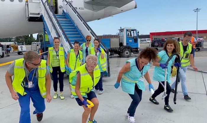 Служители на Летище Бургас разпускат със салса на пистата 