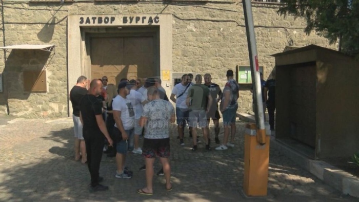  Надзиратели и съдебни охранители излизат на протест в Бургас
