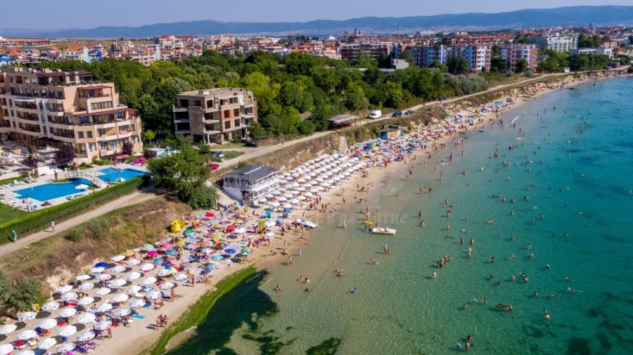 Българите предпочитат родното море, но и много не могат да си позволят почивка