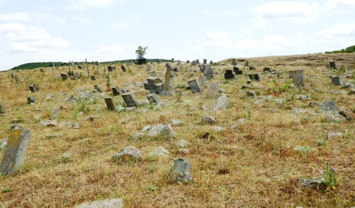 Забравеното християнско гробище в село до Айтос