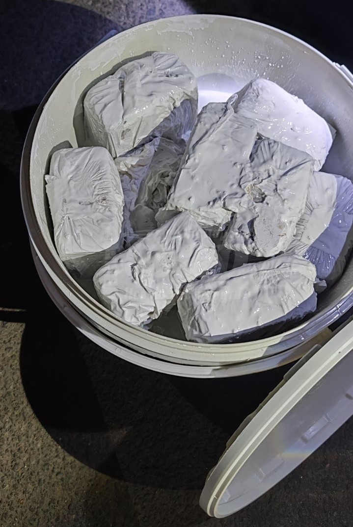 Откриха над 28,5 кг наркотични вещества в кутии с латексна боя