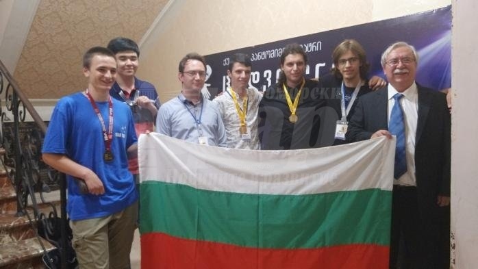 Ученик от ППМГ „Акад. Никола Обрешков“ донесе бронзов медал от Международната олимпиада по астрофизика 