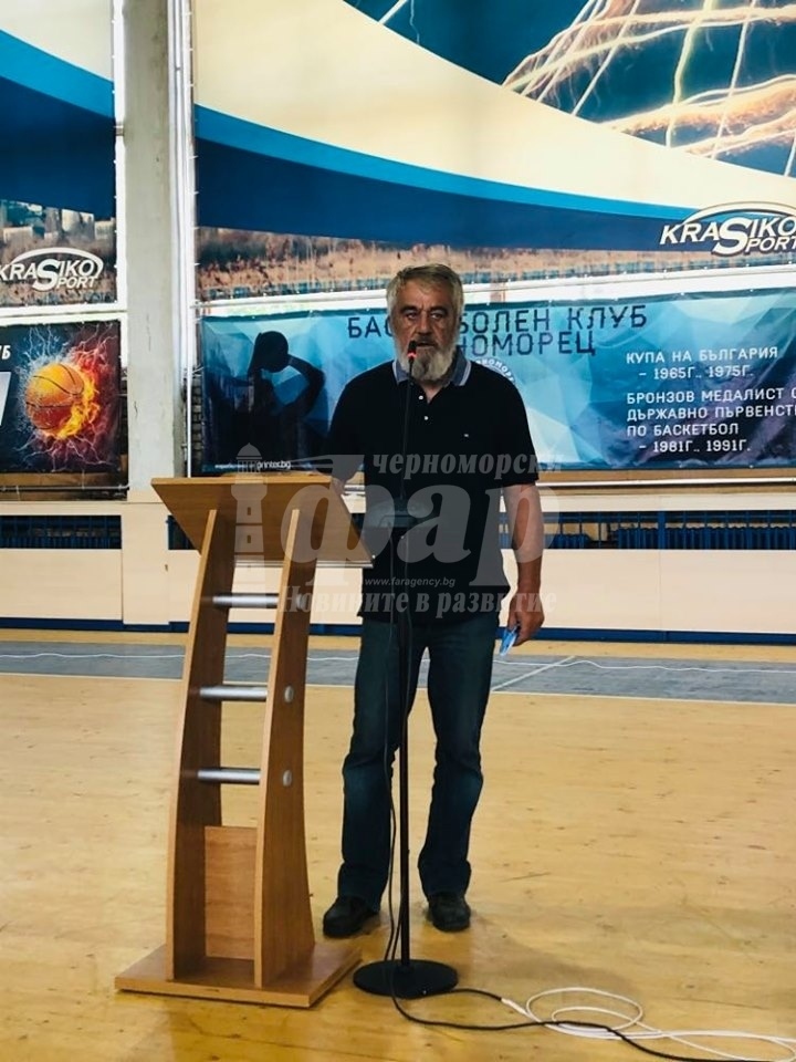 Лодки - разузнавачи дебнат появата на паламуд и сафрид