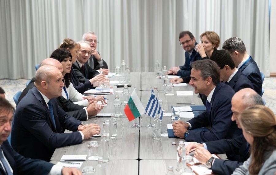 Румен Радев и Кириакос Мицотакис: Стратегическото партньорство между България и Гърция е пример за нашия регион