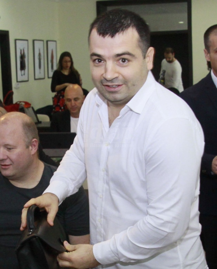  Ректор се оплака на Рашидов: Депутатът Бачийски прави политическа агитация сред студентите