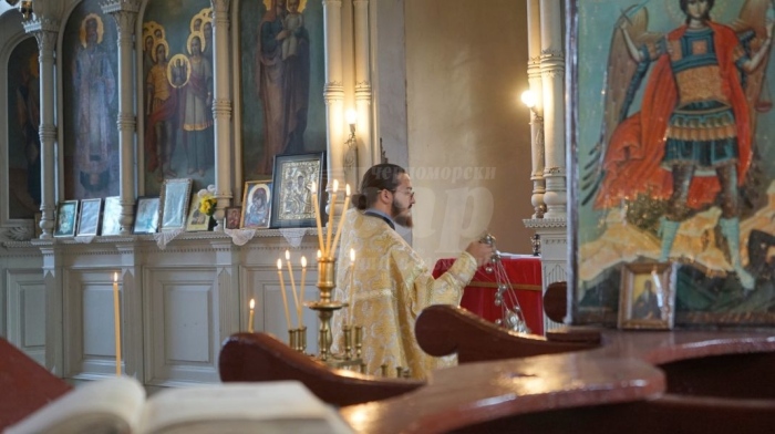 130 годишна църква събра в Караново днес миряни 