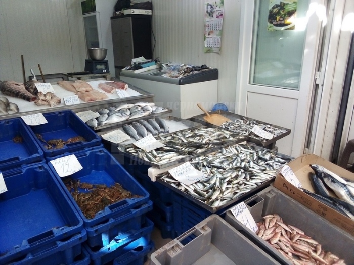 Започват засилени проверки на магазините за риба преди Никулден