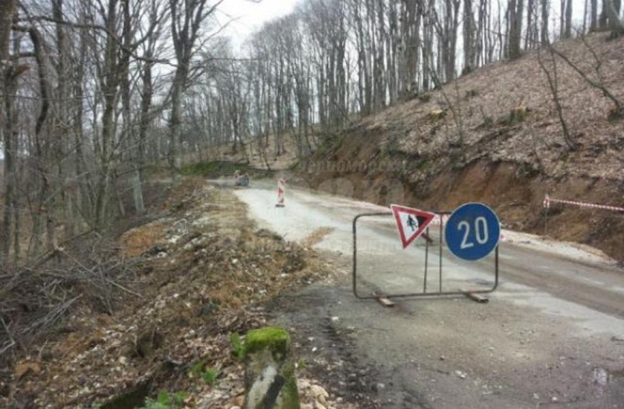 Търсят изпълнител на ремонта на пътя Царево-Малко Търново