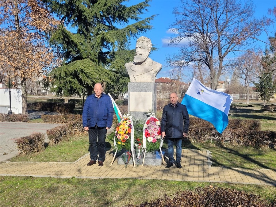 В Поморие се преклониха пред Ботев