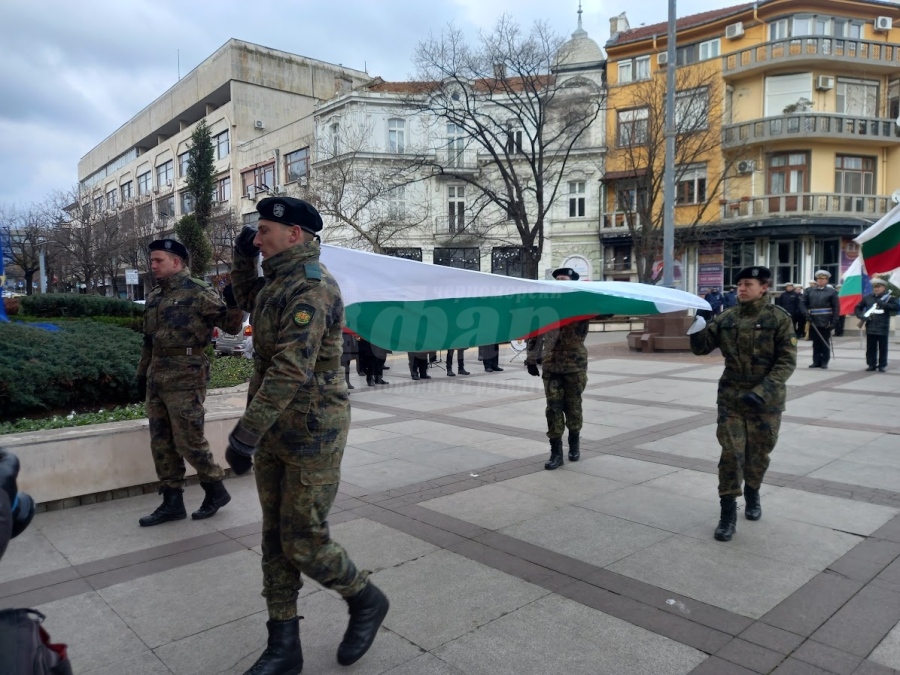 В леден февруарски ден! Бургас чества 145 години от Освобождението си 