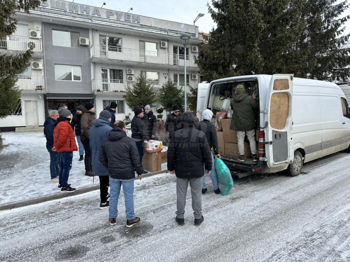 Микробуси с дарения за пострадалите в Турция тръгнаха от Руен
