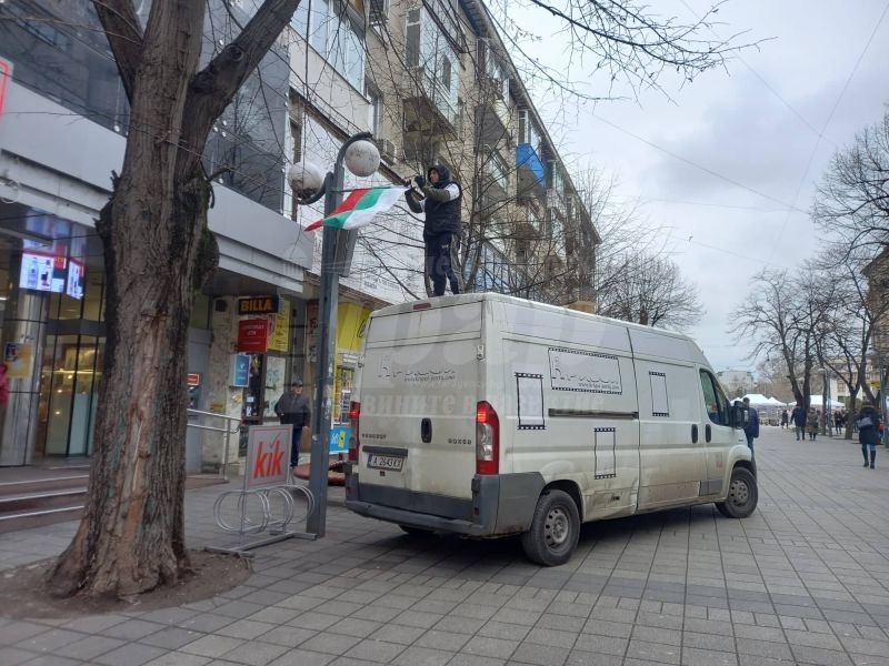 Украсяват Бургас за  Трети март