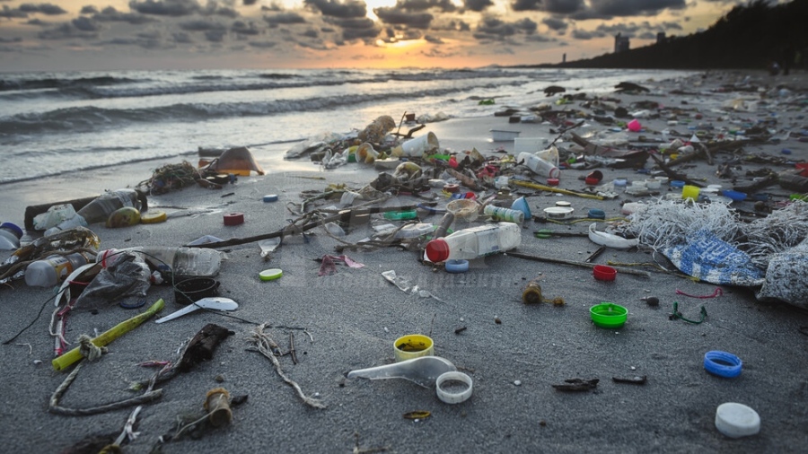 Страните от Г-7 се ангажираха да ликвидират замърсяването с пластмаса до 2040 година