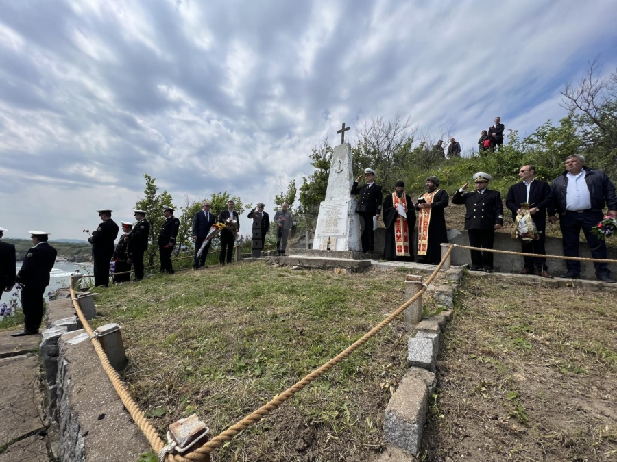 Военен ритуал се проведе на нос Акин