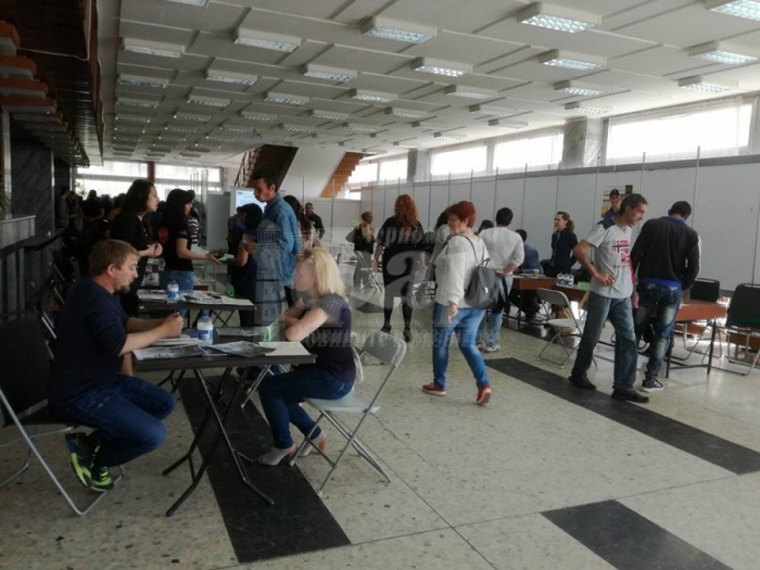 Организират трудова борса в областта на промишлеността
