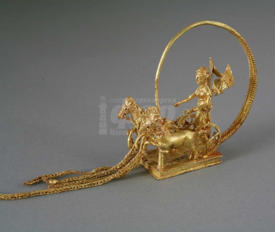 Копие на уникалното златно съкровище от Синеморец показват в Царево