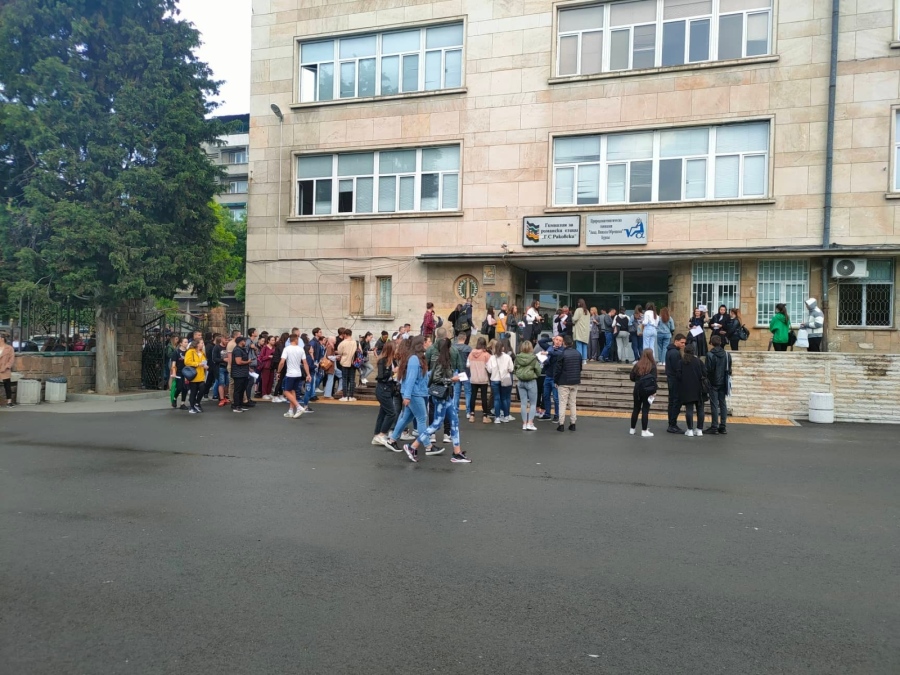 След матурите в Бургаска област: Едва 94 ученици са завоювали отличен 5.50