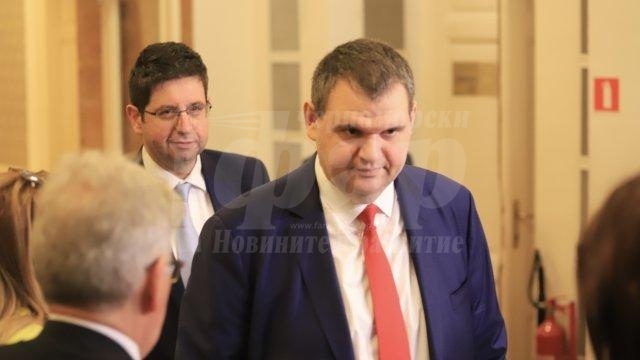 Пеевски: Правя крачка назад, нова Конституционна комисия