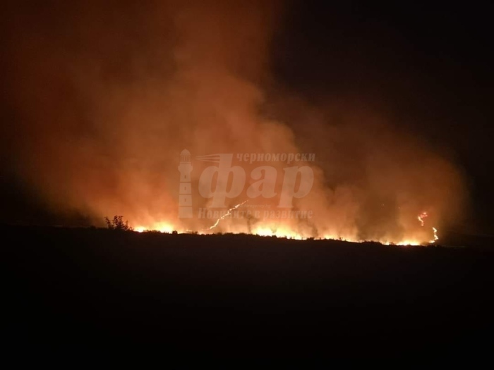 Умишлен ли е бил големият пожар от снощи край Бургас?