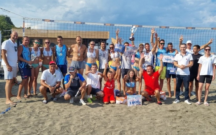 Елитни турнири по волейбол и ръгби вдигат адреналина на Северния плаж в Бургас