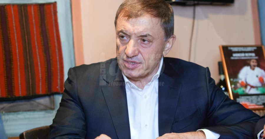  Коя е жената простреляна с Алексей Петров
