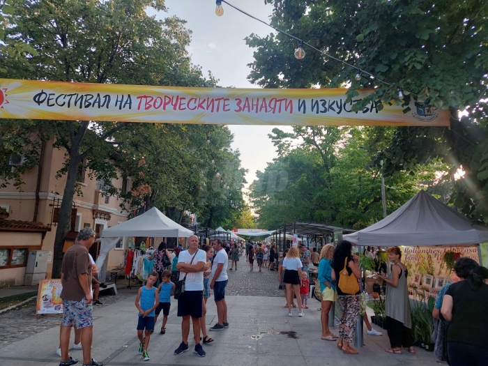 Започна фестивалът на творческите занаяти и  изкуствата в Царево
