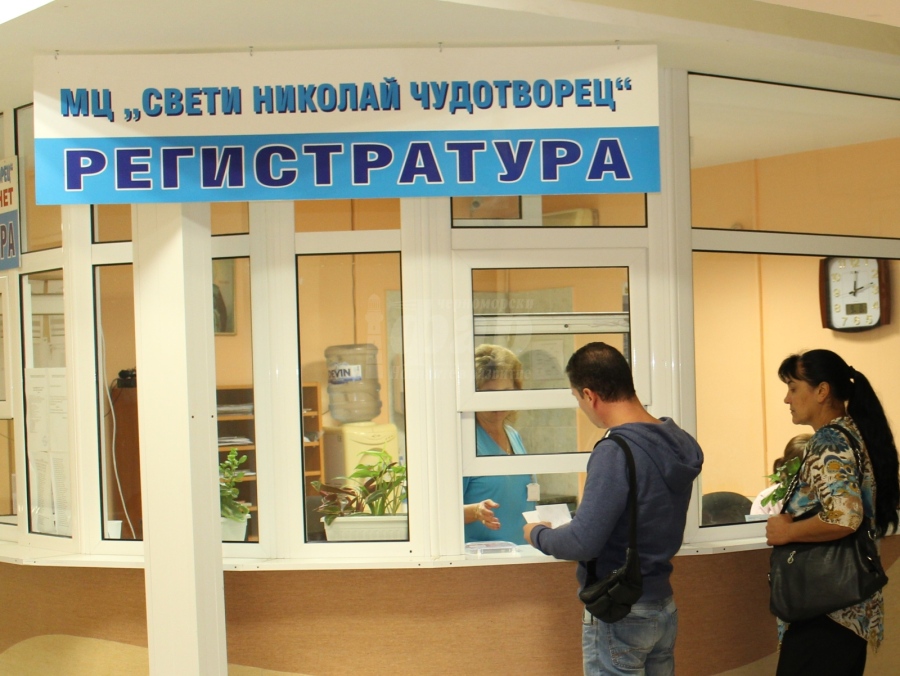 Лекари от Клиниката по ортопедия в УМБАЛ Бургас ще преглеждат безплатно през октомври